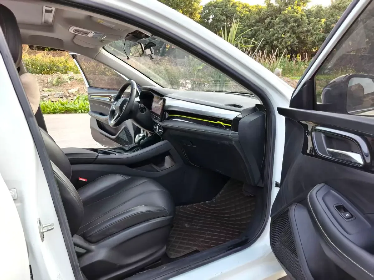 2021 Roewe i5 1.5L 120HP L4 CVT,autocango,china used car exporter,china ev exporter,chinese used car exporter,chinese used ev exporter