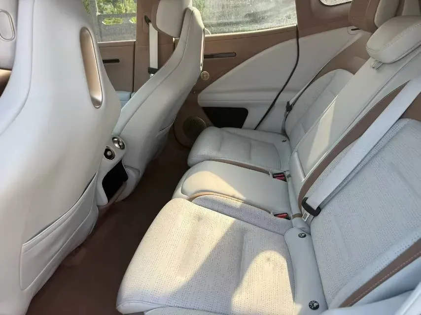 2024 Avatr 07 1.5T 156HP L4 REEV 39.05KWH,autocango,china used car exporter,china ev exporter,chinese used car exporter,chinese used ev exporter