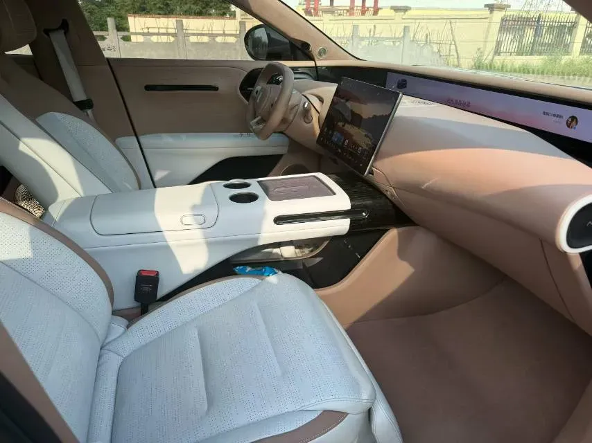 2024 Avatr 07 1.5T 156HP L4 REEV 39.05KWH,autocango,china used car exporter,china ev exporter,chinese used car exporter,chinese used ev exporter