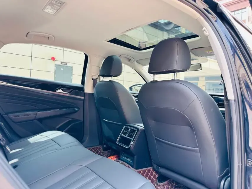 2023 Volkswagen Passat 1.4T 150HP L4 7DCT,autocango,china used car exporter,china ev exporter,chinese used car exporter,chinese used ev exporter
