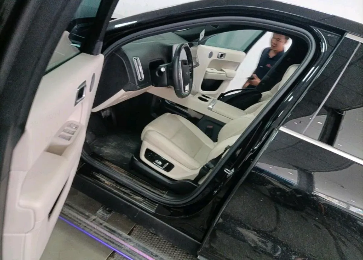 2024 Volvo S60 2.0T 197HP L4 7DCT,autocango,china used car exporter,china ev exporter,chinese used car exporter,chinese used ev exporter