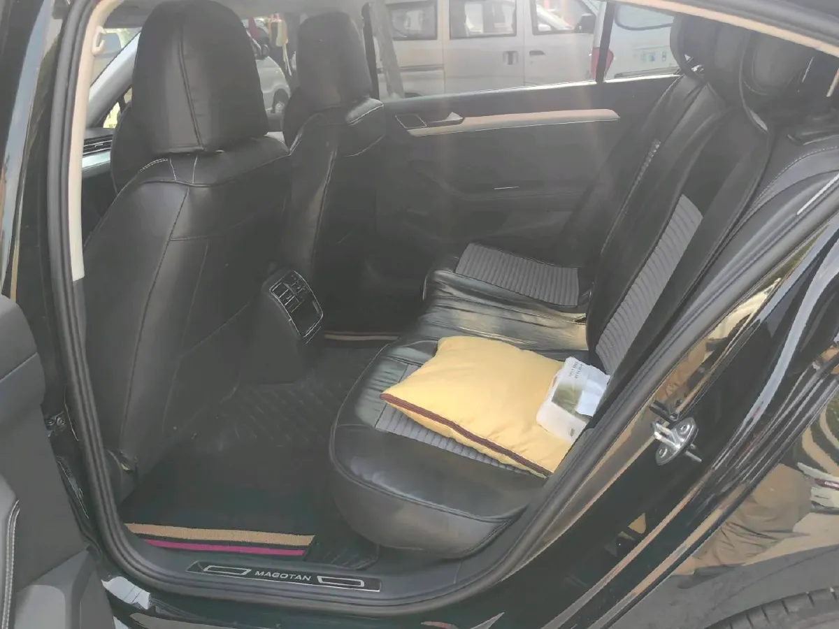 2024 Volkswagen Magotan 1.4T 150HP L4 7DCT,autocango,china used car exporter,china ev exporter,chinese used car exporter,chinese used ev exporter