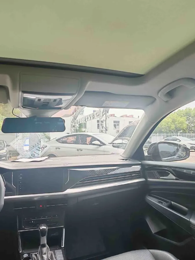 2021 Volkswagen Passat 2.0T 186HP L4 7DCT,autocango,china used car exporter,china ev exporter,chinese used car exporter,chinese used ev exporter