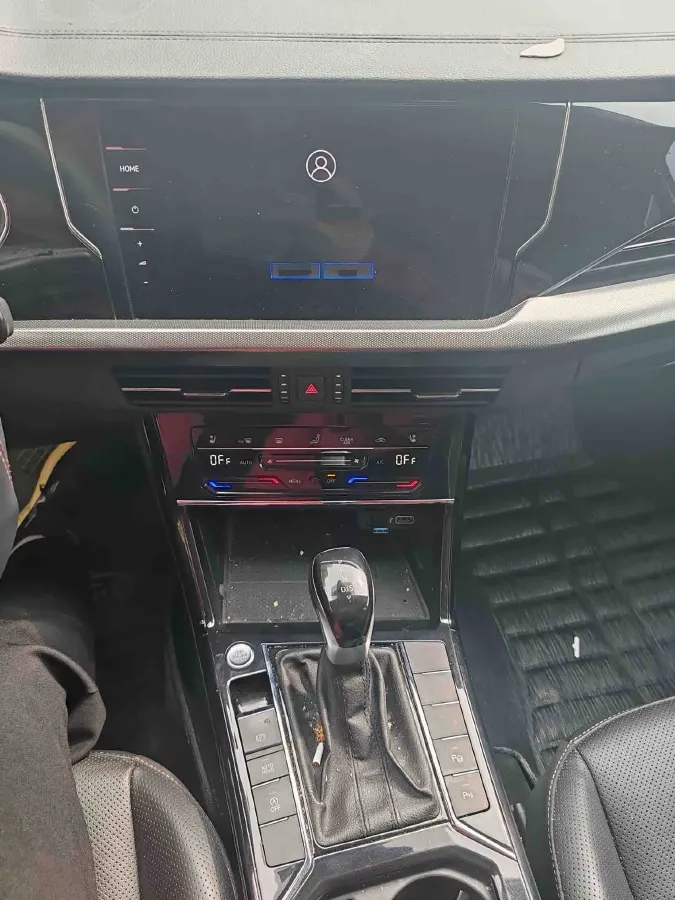 2021 Volkswagen Passat 2.0T 186HP L4 7DCT,autocango,china used car exporter,china ev exporter,chinese used car exporter,chinese used ev exporter