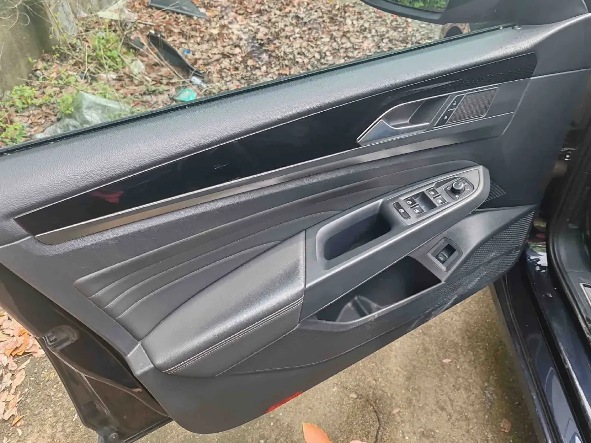 2021 Volkswagen Passat 2.0T 186HP L4 7DCT,autocango,china used car exporter,china ev exporter,chinese used car exporter,chinese used ev exporter