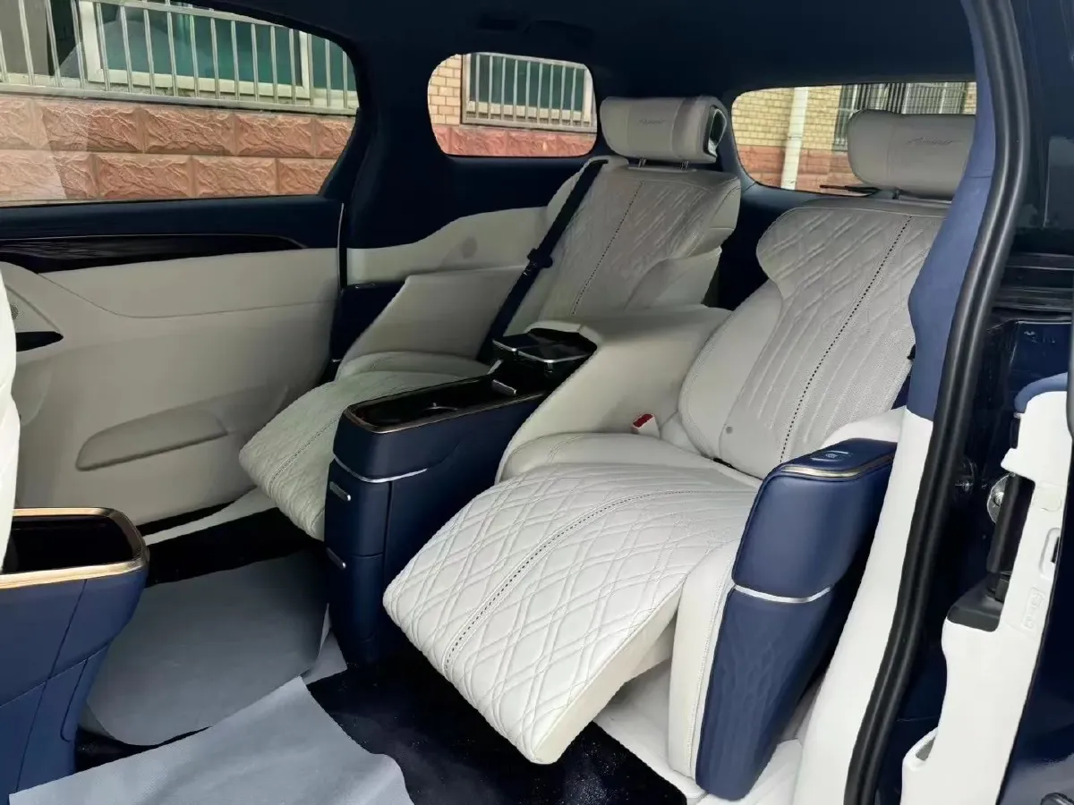 2020 Buick GL8 2.0T 237HP L4 9AT,autocango,china used car exporter,china ev exporter,chinese used car exporter,chinese used ev exporter