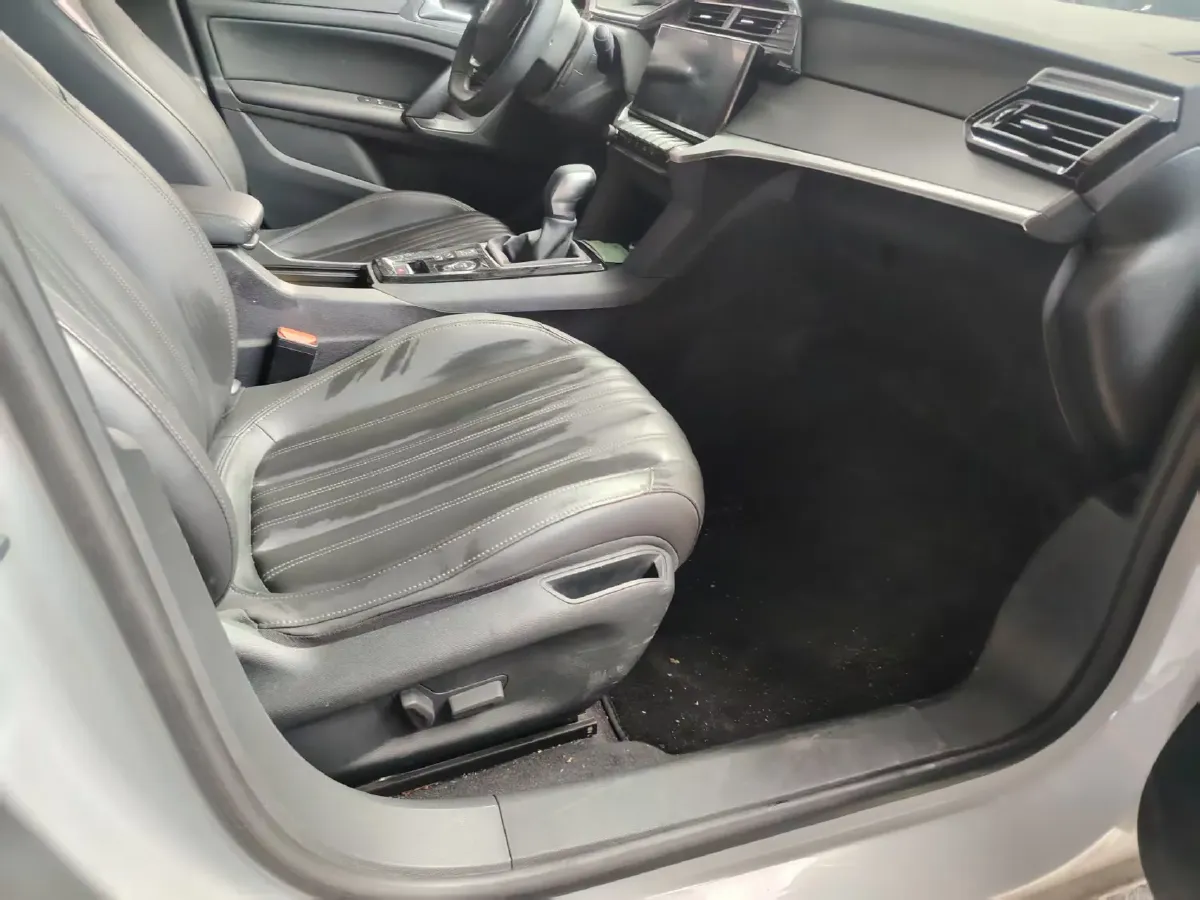 2024 Peugeot 408 1.5T 173HP L4 6AT,autocango,china used car exporter,china ev exporter,chinese used car exporter,chinese used ev exporter
