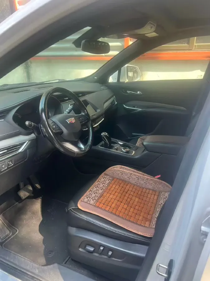 2018 Cadillac XT4 2.0T 241HP L4 9AT,autocango,china used car exporter,china ev exporter,chinese used car exporter,chinese used ev exporter