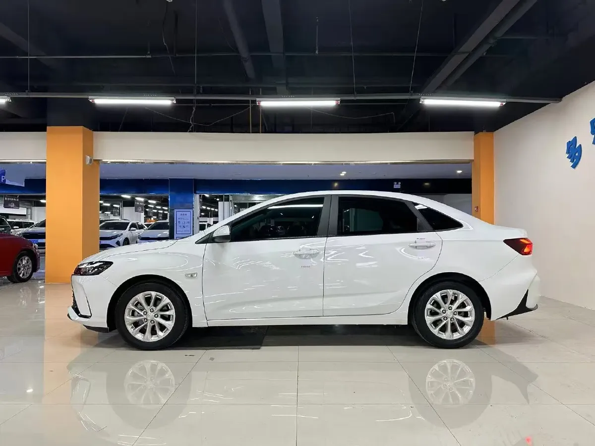 2023 Chevrolet Monza 1.5L 113HP L4 6DCT,autocango,china used car exporter,china ev exporter,chinese used car exporter,chinese used ev exporter