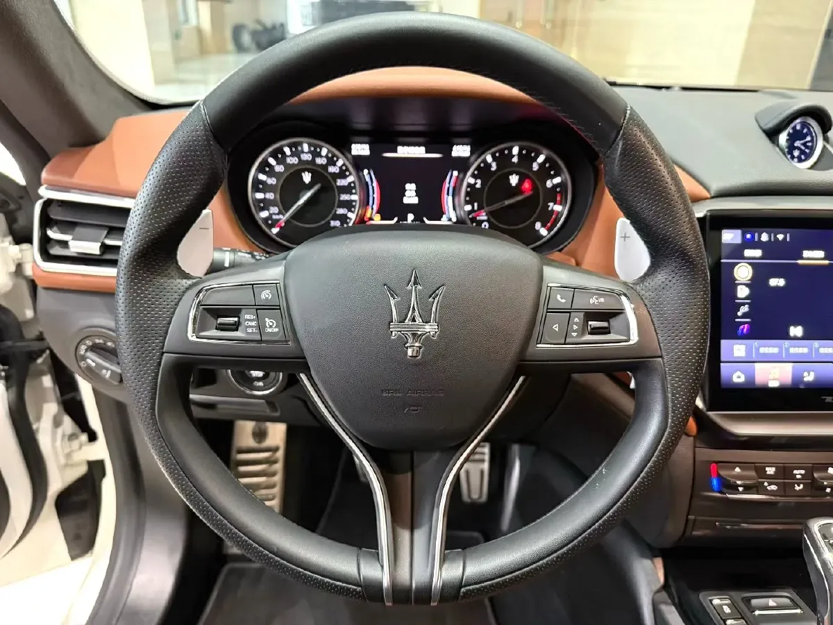 2022 Maserati Ghibli 3.0T 350HP V6 8AT,autocango,china used car exporter,china ev exporter,chinese used car exporter,chinese used ev exporter