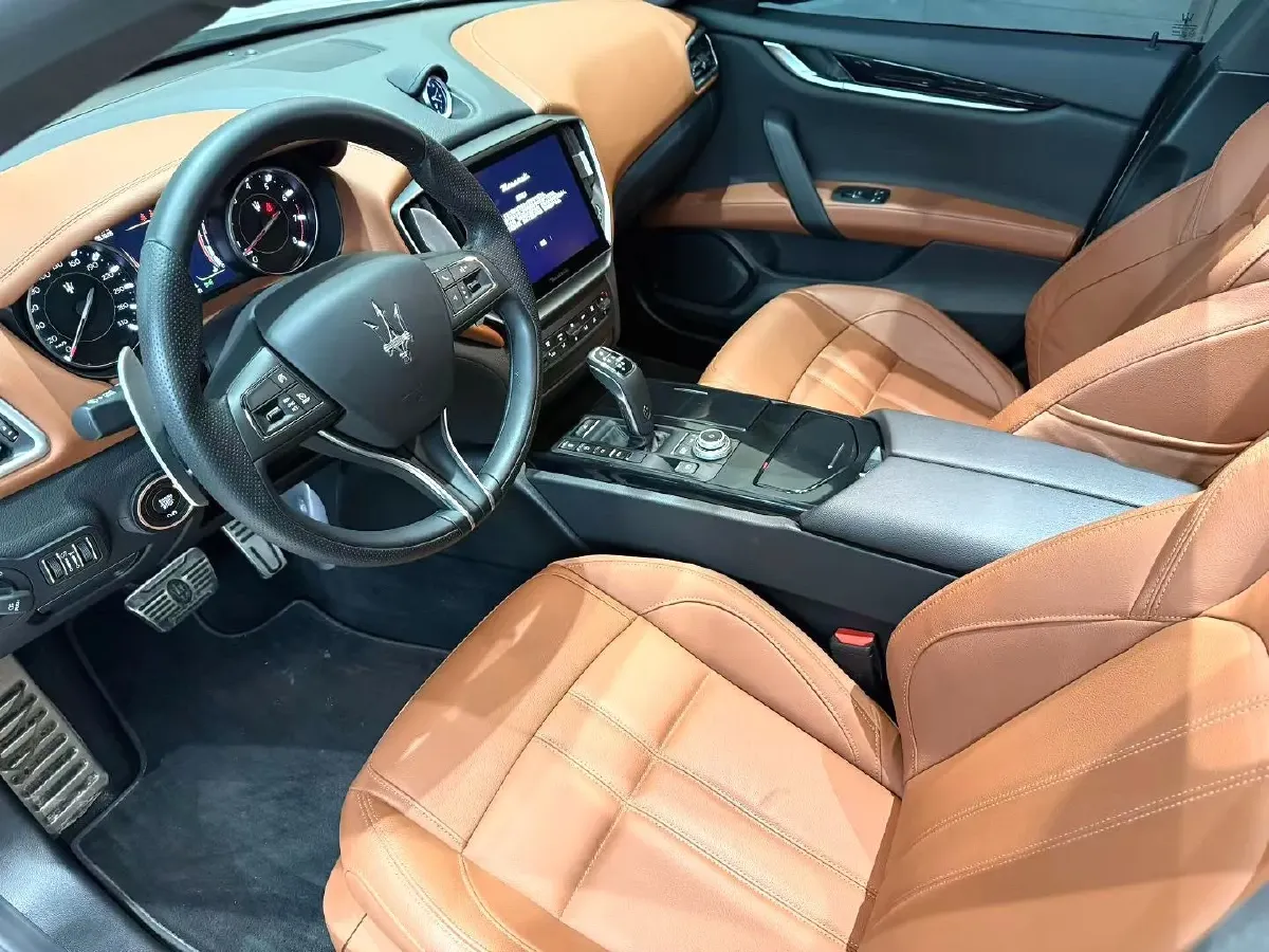 2022 Maserati Ghibli 3.0T 350HP V6 8AT,autocango,china used car exporter,china ev exporter,chinese used car exporter,chinese used ev exporter