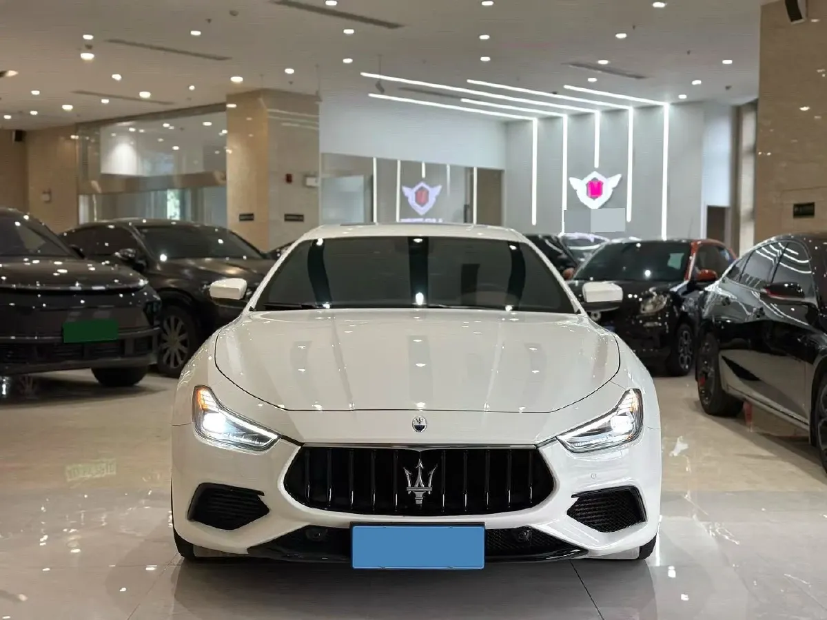 2022 Maserati Ghibli 3.0T 350HP V6 8AT,autocango,china used car exporter,china ev exporter,chinese used car exporter,chinese used ev exporter