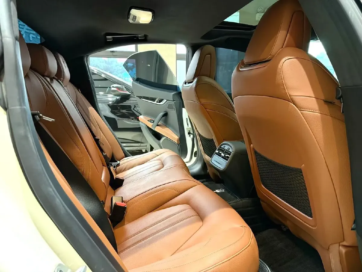 2022 Maserati Ghibli 3.0T 350HP V6 8AT,autocango,china used car exporter,china ev exporter,chinese used car exporter,chinese used ev exporter