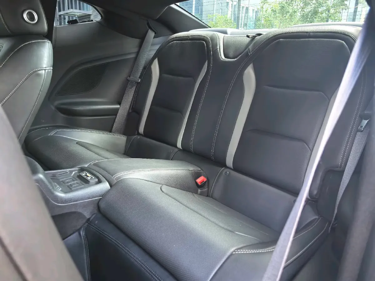 2017 Chevrolet Camaro 2.0T 275HP L4 8AT,autocango,china used car exporter,china ev exporter,chinese used car exporter,chinese used ev exporter