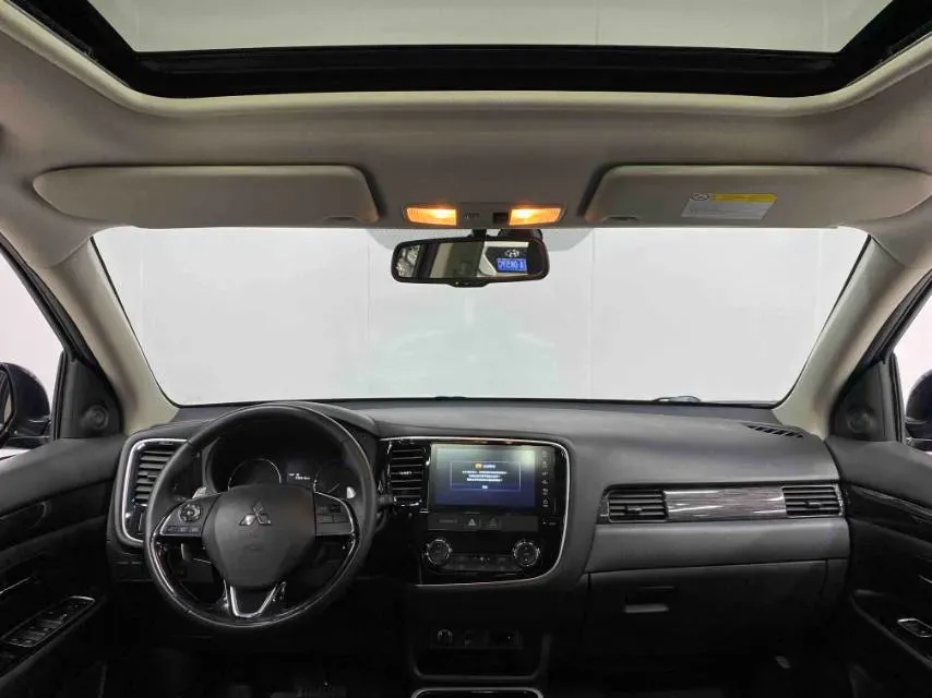 2019 Mitsubishi Outlander 2.4L 192HP L4 CVT,autocango,china used car exporter,china ev exporter,chinese used car exporter,chinese used ev exporter