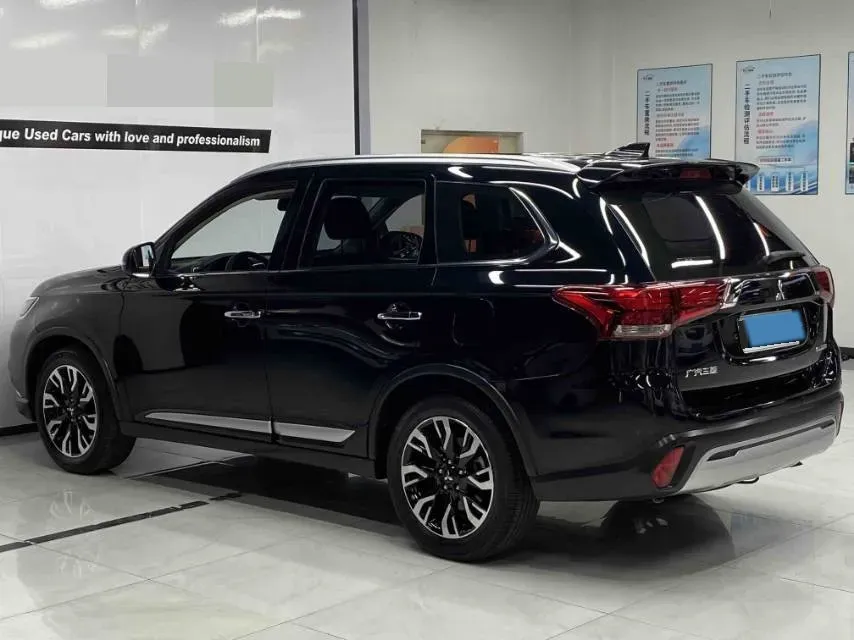 2019 Mitsubishi Outlander 2.4L 192HP L4 CVT,autocango,china used car exporter,china ev exporter,chinese used car exporter,chinese used ev exporter