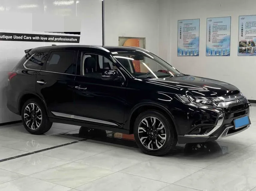 2019 Mitsubishi Outlander 2.4L 192HP L4 CVT,autocango,china used car exporter,china ev exporter,chinese used car exporter,chinese used ev exporter