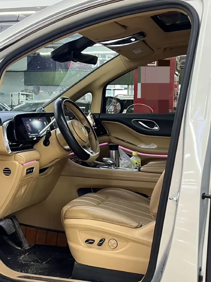 2024 Voyah Dream 1.5T 150HP L4 PHEV 43KWH,autocango,china used car exporter,china ev exporter,chinese used car exporter,chinese used ev exporter
