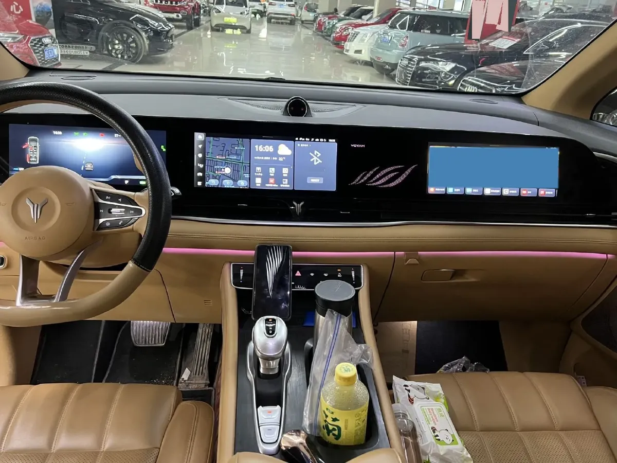 2024 Voyah Dream 1.5T 150HP L4 PHEV 43KWH,autocango,china used car exporter,china ev exporter,chinese used car exporter,chinese used ev exporter