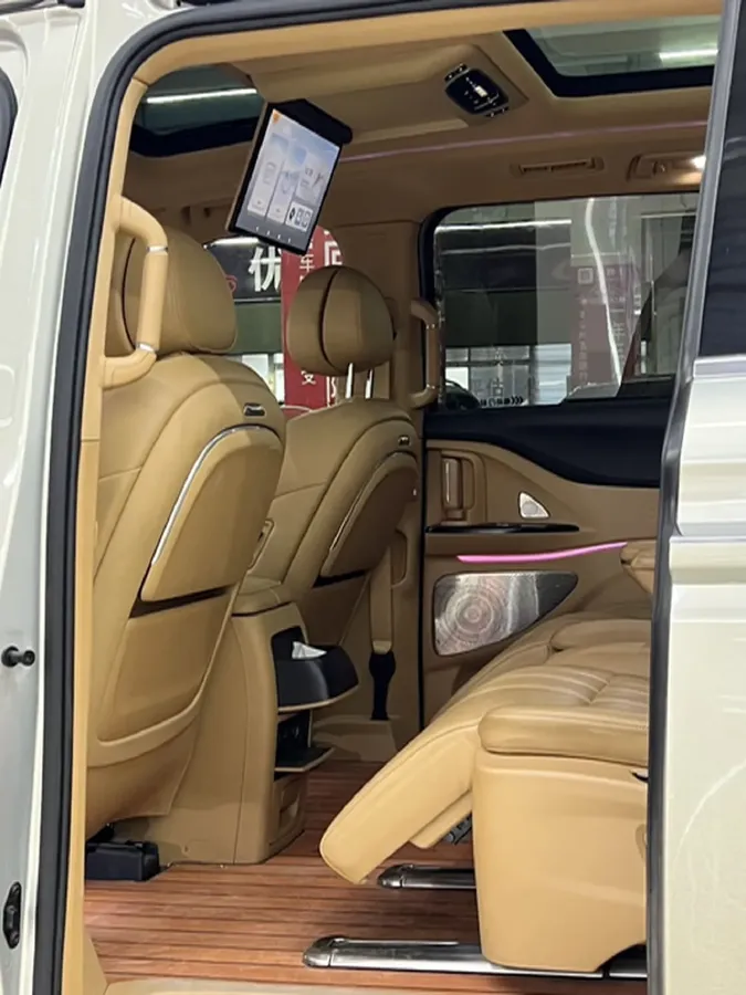 2024 Voyah Dream 1.5T 150HP L4 PHEV 43KWH,autocango,china used car exporter,china ev exporter,chinese used car exporter,chinese used ev exporter