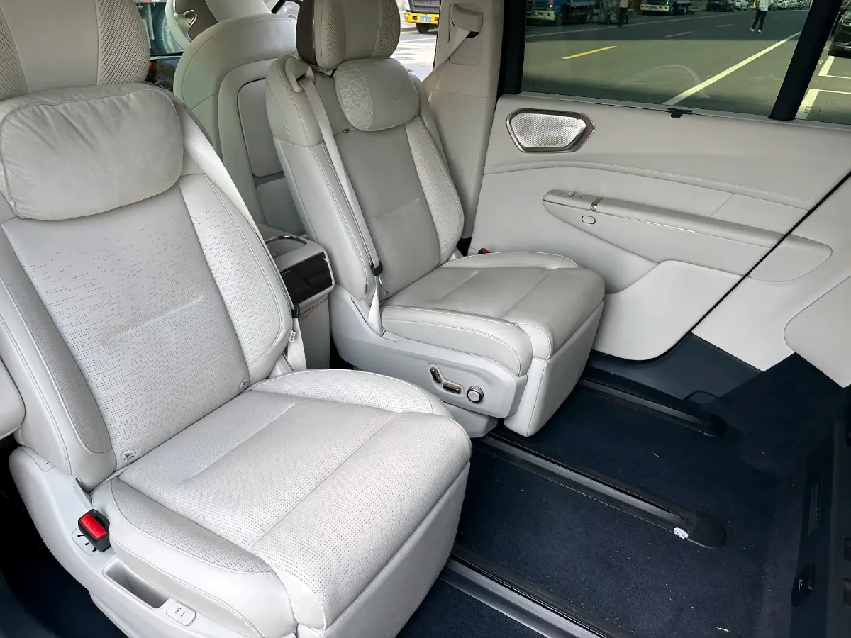 2025 LYNK&CO 900 1.5T 190HP L4 3DHT PHEV 43.3KWH,autocango,china used car exporter,china ev exporter,chinese used car exporter,chinese used ev exporter