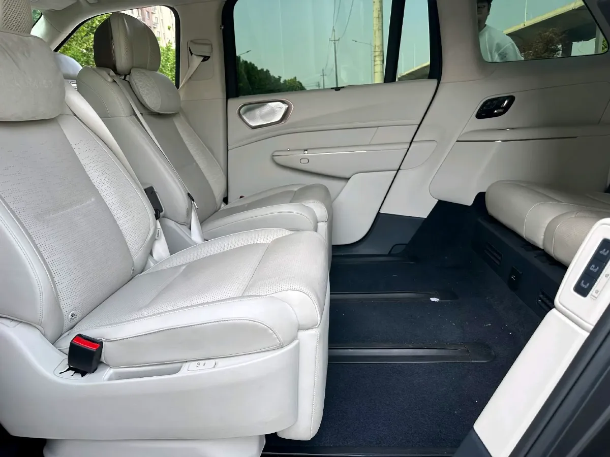 2025 LYNK&CO 900 1.5T 190HP L4 3DHT PHEV 43.3KWH,autocango,china used car exporter,china ev exporter,chinese used car exporter,chinese used ev exporter