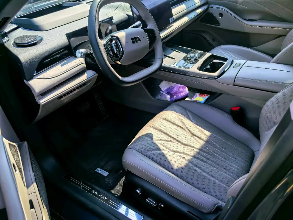 2025 Geely Galaxy Starshine 8 1.5T 163HP L4 3DHT PHEV 27.69KWH,autocango,china used car exporter,china ev exporter,chinese used car exporter,chinese used ev exporter