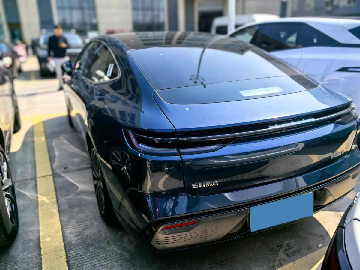 2025 Geely Galaxy Starshine 8 1.5T 163HP L4 3DHT PHEV 27.69KWH,autocango,china used car exporter,china ev exporter,chinese used car exporter,chinese used ev exporter