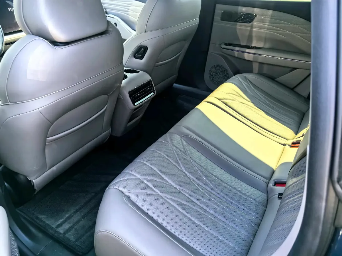 2025 Geely Galaxy Starshine 8 1.5T 163HP L4 3DHT PHEV 27.69KWH,autocango,china used car exporter,china ev exporter,chinese used car exporter,chinese used ev exporter