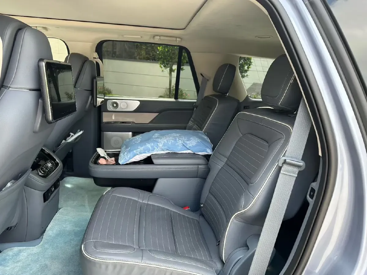 2020 Lincoln Navigator 3.5T 388HP V6 10AT,autocango,china used car exporter,china ev exporter,chinese used car exporter,chinese used ev exporter