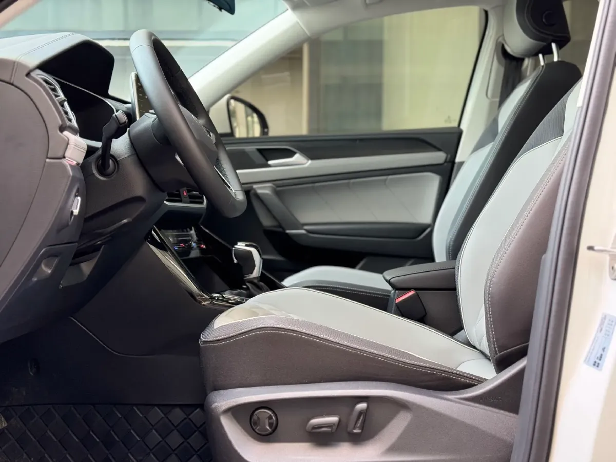 2024 Volkswagen Tayron 2.0T 186HP L4 7DCT,autocango,china used car exporter,china ev exporter,chinese used car exporter,chinese used ev exporter