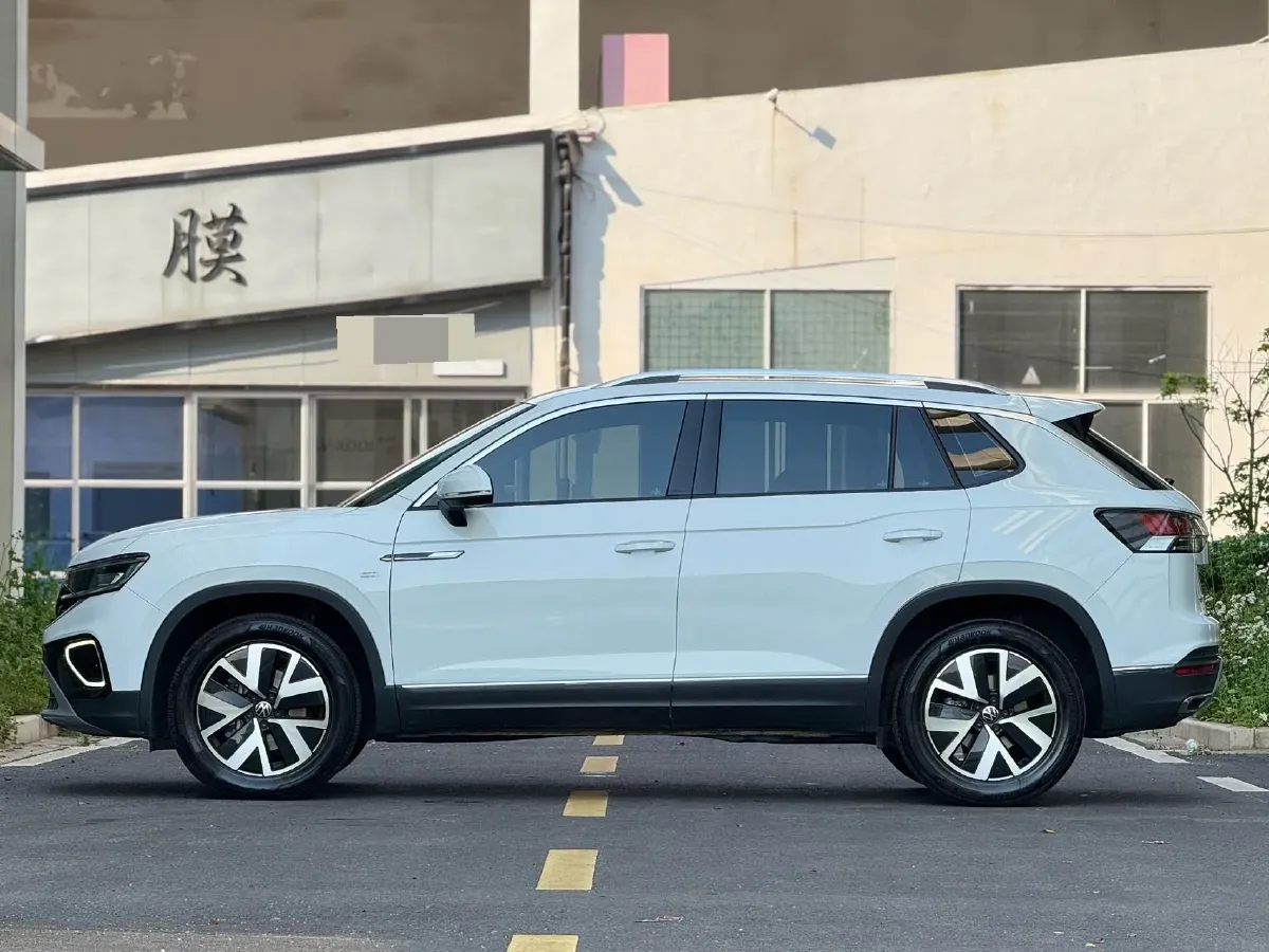2024 Volkswagen Tayron 2.0T 186HP L4 7DCT,autocango,china used car exporter,china ev exporter,chinese used car exporter,chinese used ev exporter