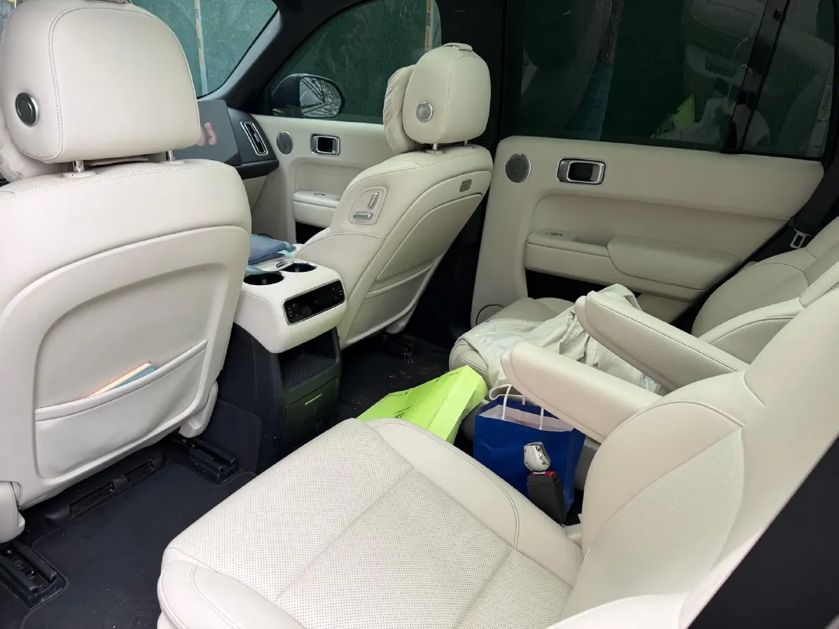 2024 Volvo S60 2.0T 197HP L4 7DCT,autocango,china used car exporter,china ev exporter,chinese used car exporter,chinese used ev exporter