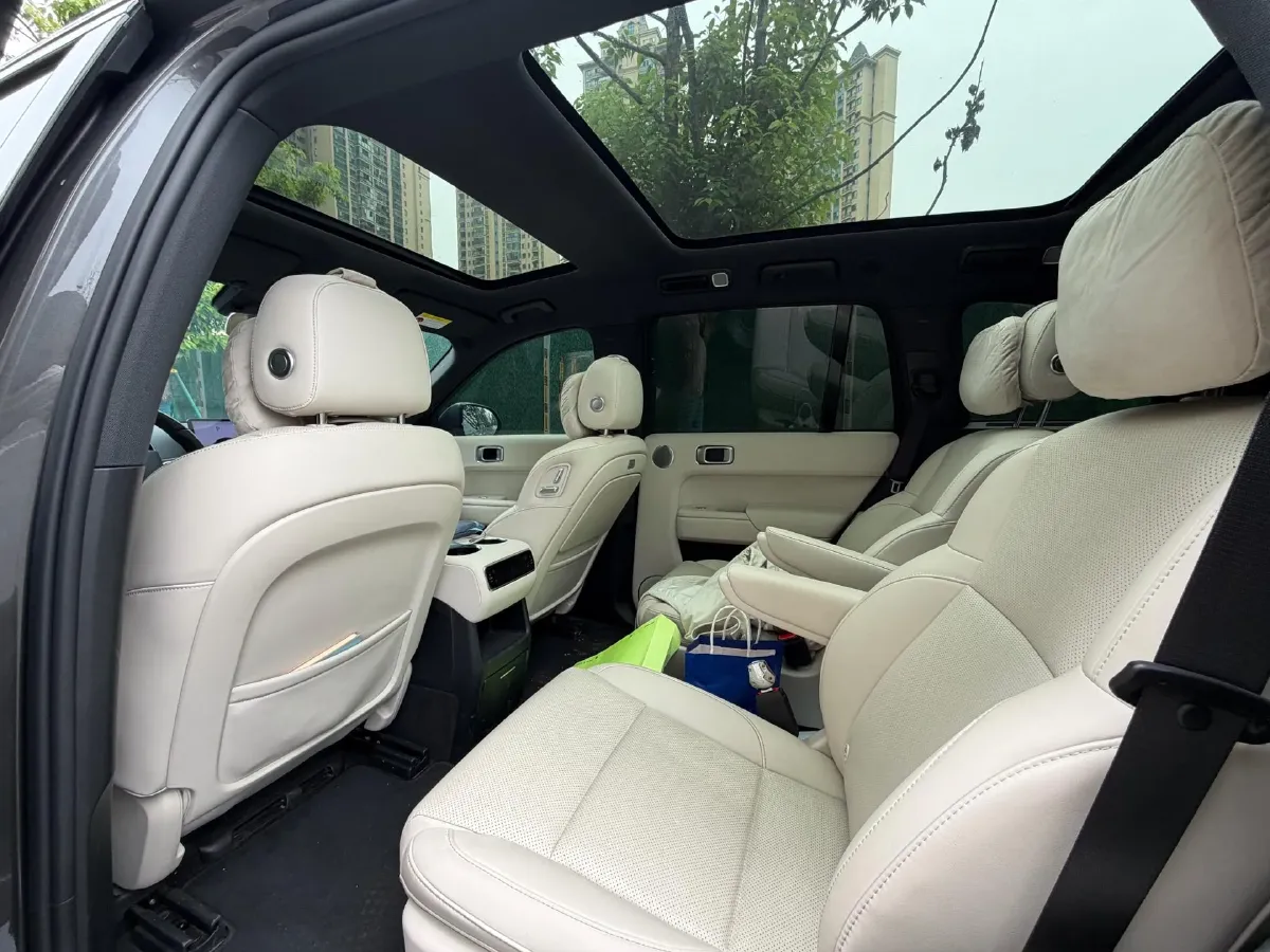 2024 Volvo S60 2.0T 197HP L4 7DCT,autocango,china used car exporter,china ev exporter,chinese used car exporter,chinese used ev exporter