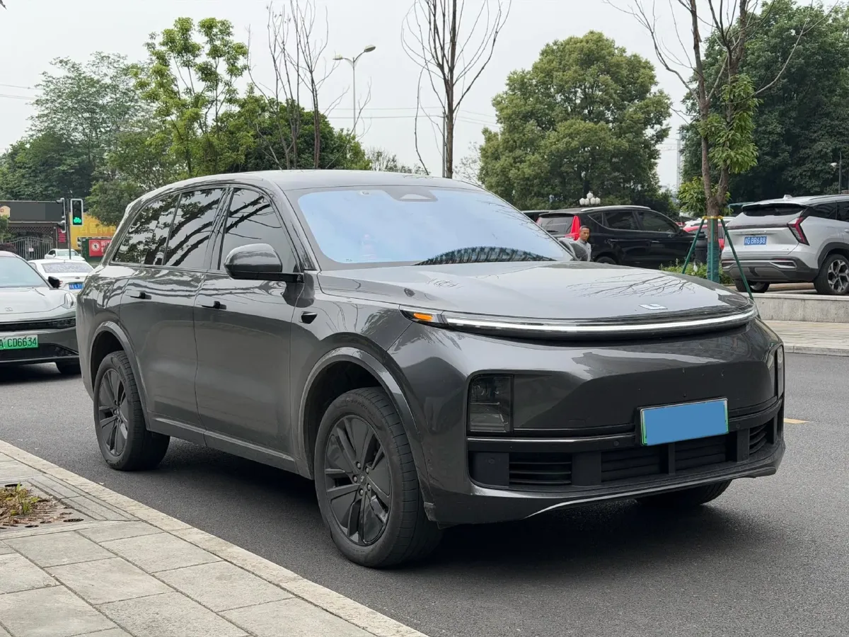 2024 Volvo S60 2.0T 197HP L4 7DCT,autocango,china used car exporter,china ev exporter,chinese used car exporter,chinese used ev exporter