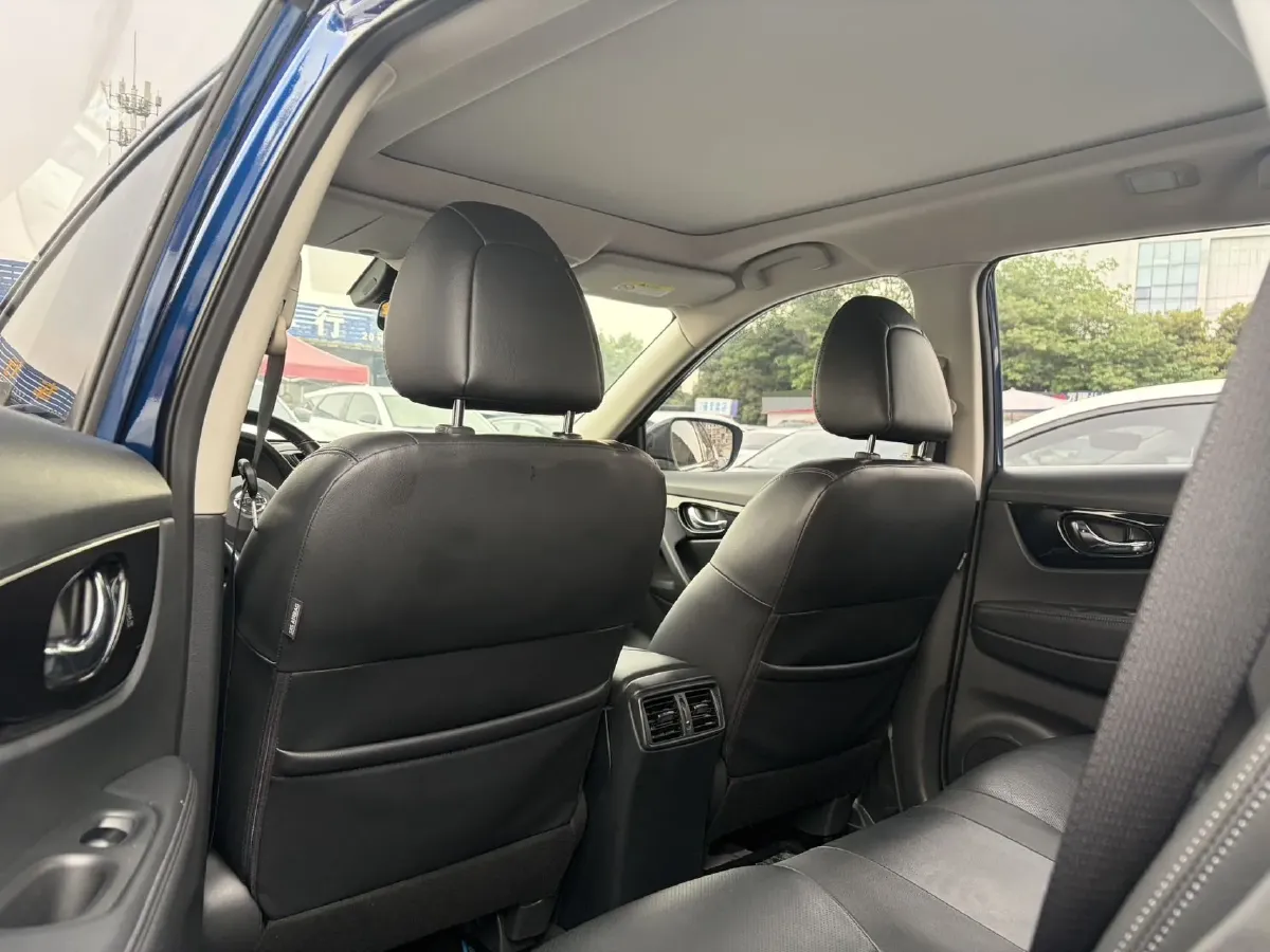 2021 Nissan X-Trail 2.0L 151HP L4 CVT,autocango,china used car exporter,china ev exporter,chinese used car exporter,chinese used ev exporter