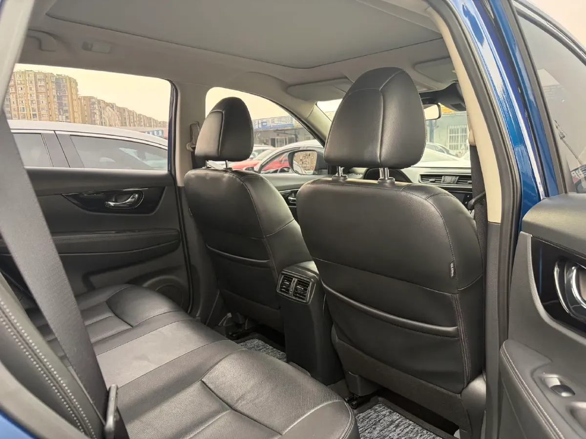 2021 Nissan X-Trail 2.0L 151HP L4 CVT,autocango,china used car exporter,china ev exporter,chinese used car exporter,chinese used ev exporter