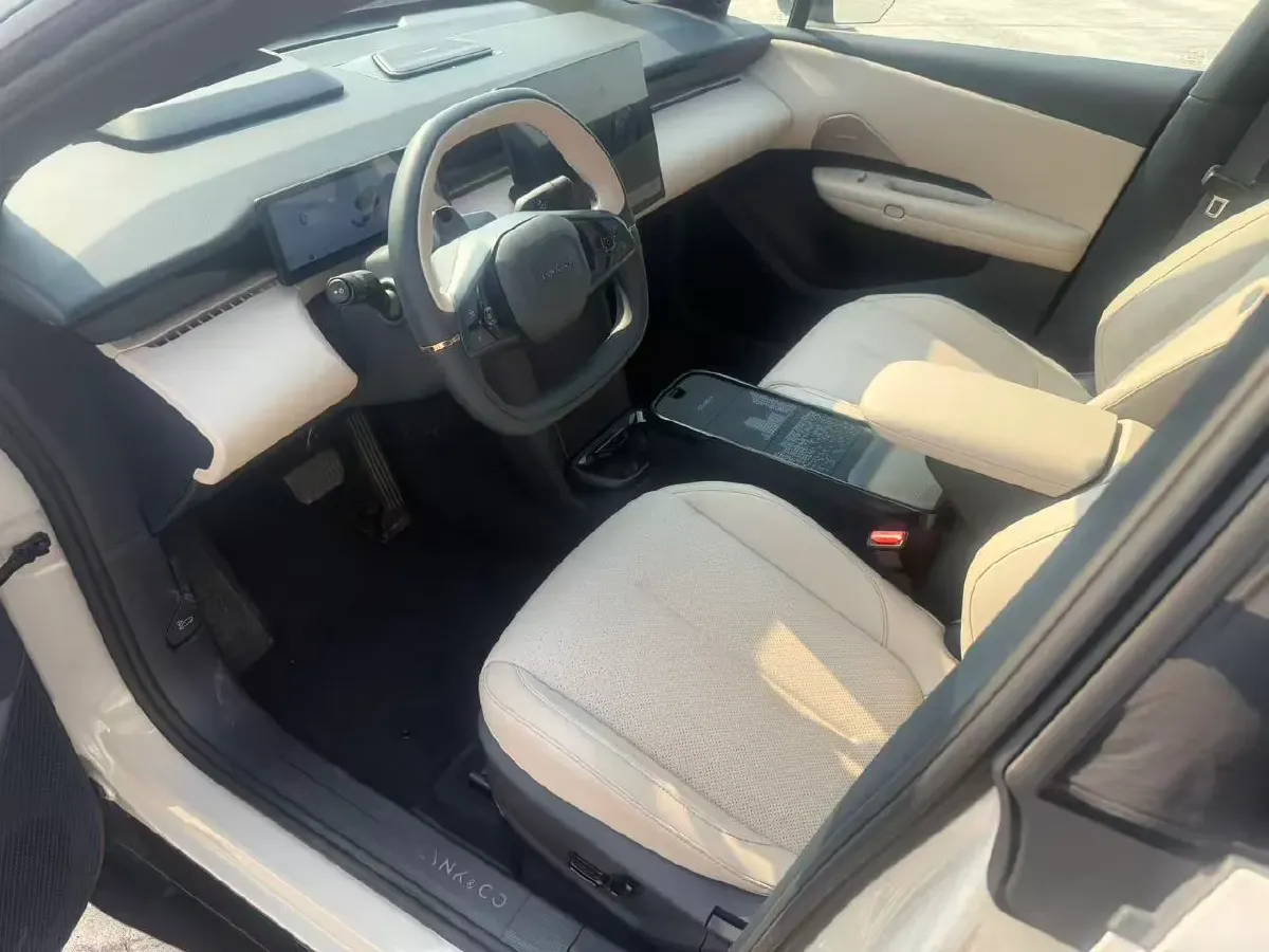 2025 Dongfeng Z9 2.0T 258HP L4 8AT,autocango,china used car exporter,china ev exporter,chinese used car exporter,chinese used ev exporter