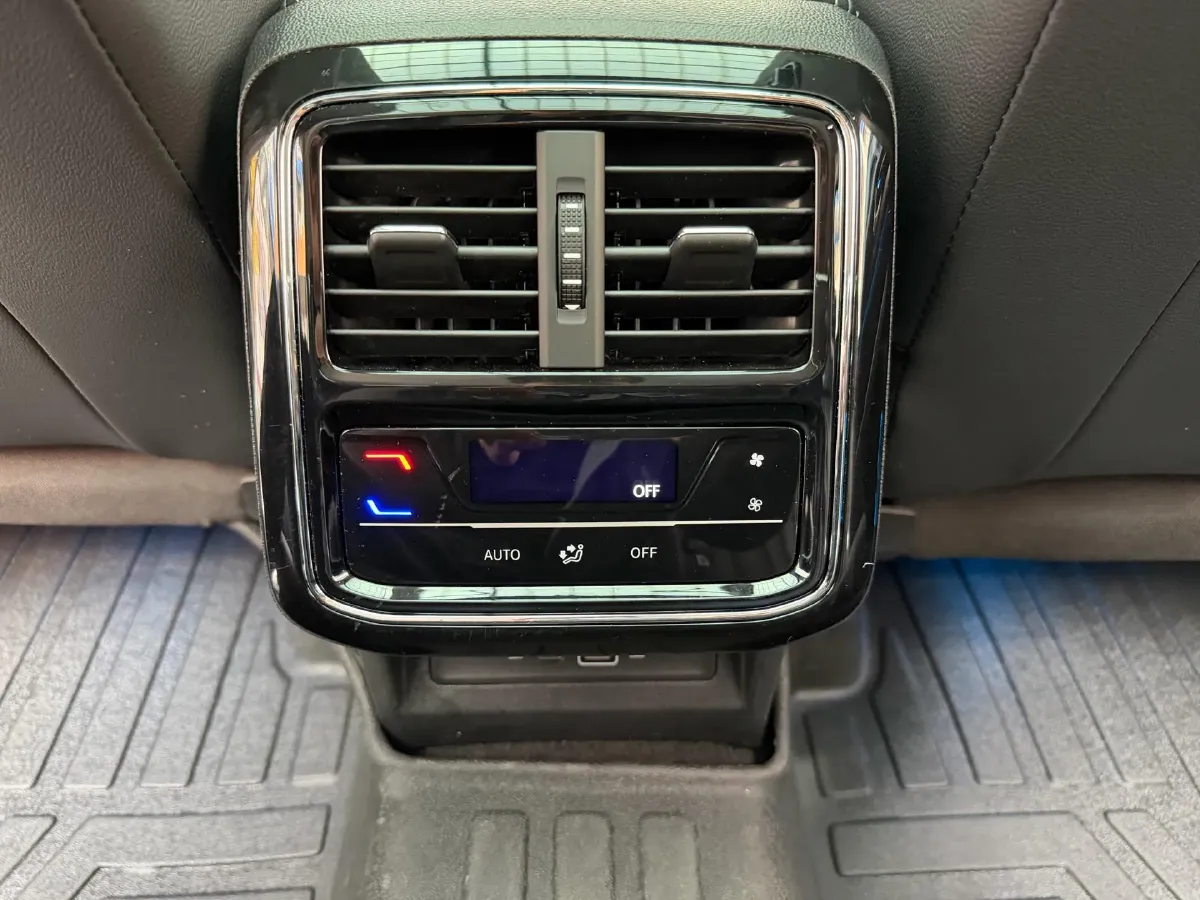 2023 Volkswagen Passat 2.0T 186HP L4 7DCT,autocango,china used car exporter,china ev exporter,chinese used car exporter,chinese used ev exporter