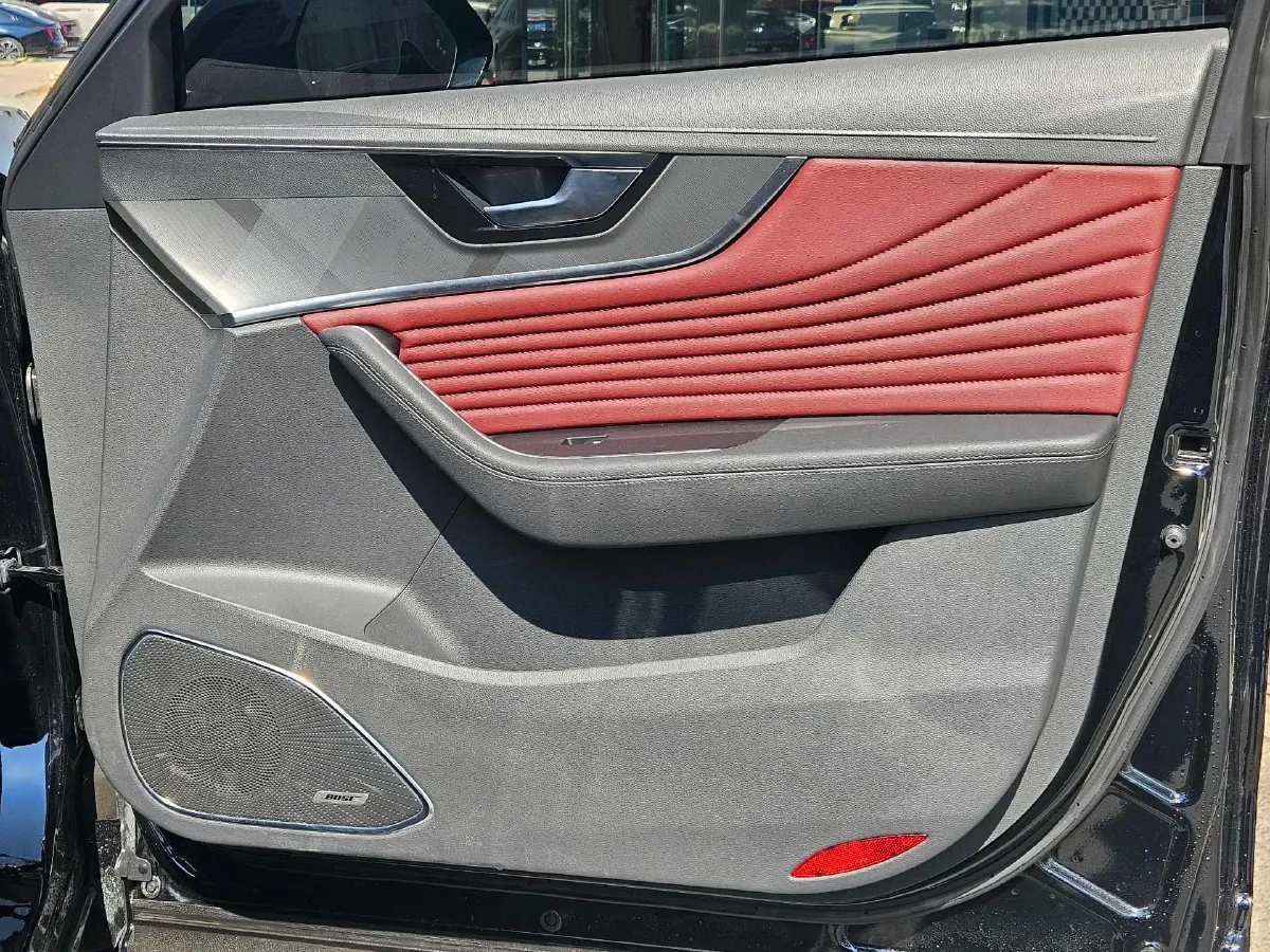 2023 HongQi HS5 2.0T 252HP L4 8AT,autocango,china used car exporter,china ev exporter,chinese used car exporter,chinese used ev exporter