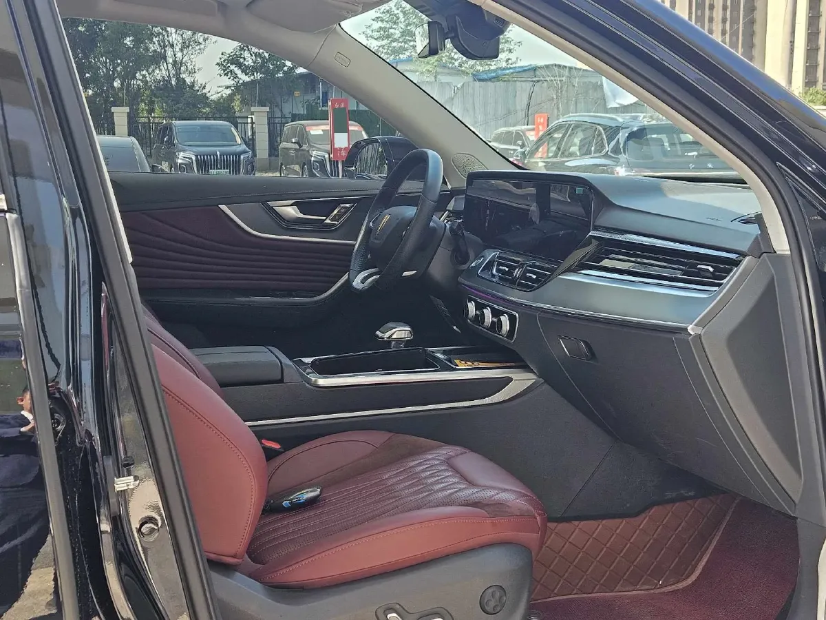 2023 HongQi HS5 2.0T 252HP L4 8AT,autocango,china used car exporter,china ev exporter,chinese used car exporter,chinese used ev exporter