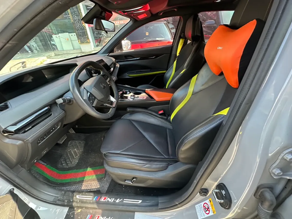 2022 ChangAn UNI-V 1.5T 188HP L4 7DCT,autocango,china used car exporter,china ev exporter,chinese used car exporter,chinese used ev exporter