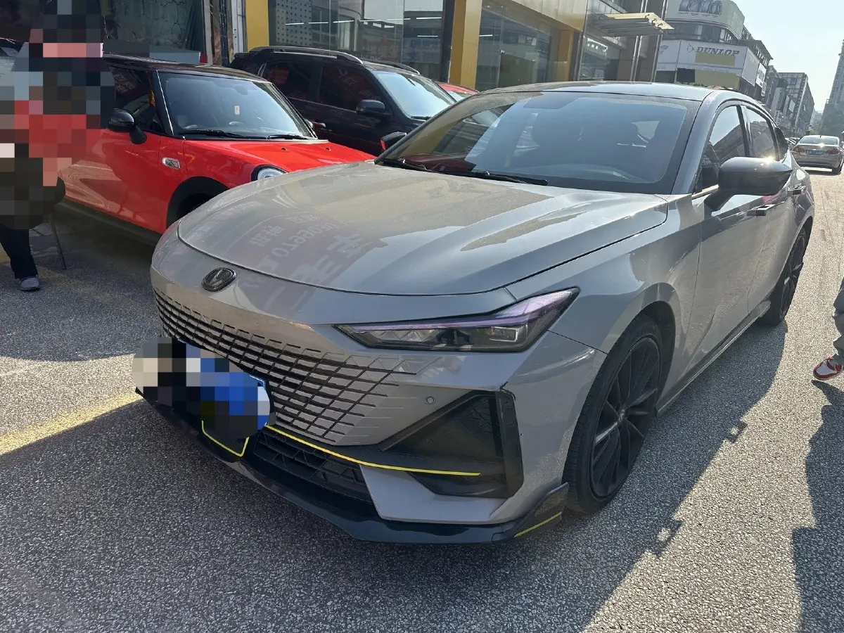 2022 ChangAn UNI-V 1.5T 188HP L4 7DCT,autocango,china used car exporter,china ev exporter,chinese used car exporter,chinese used ev exporter