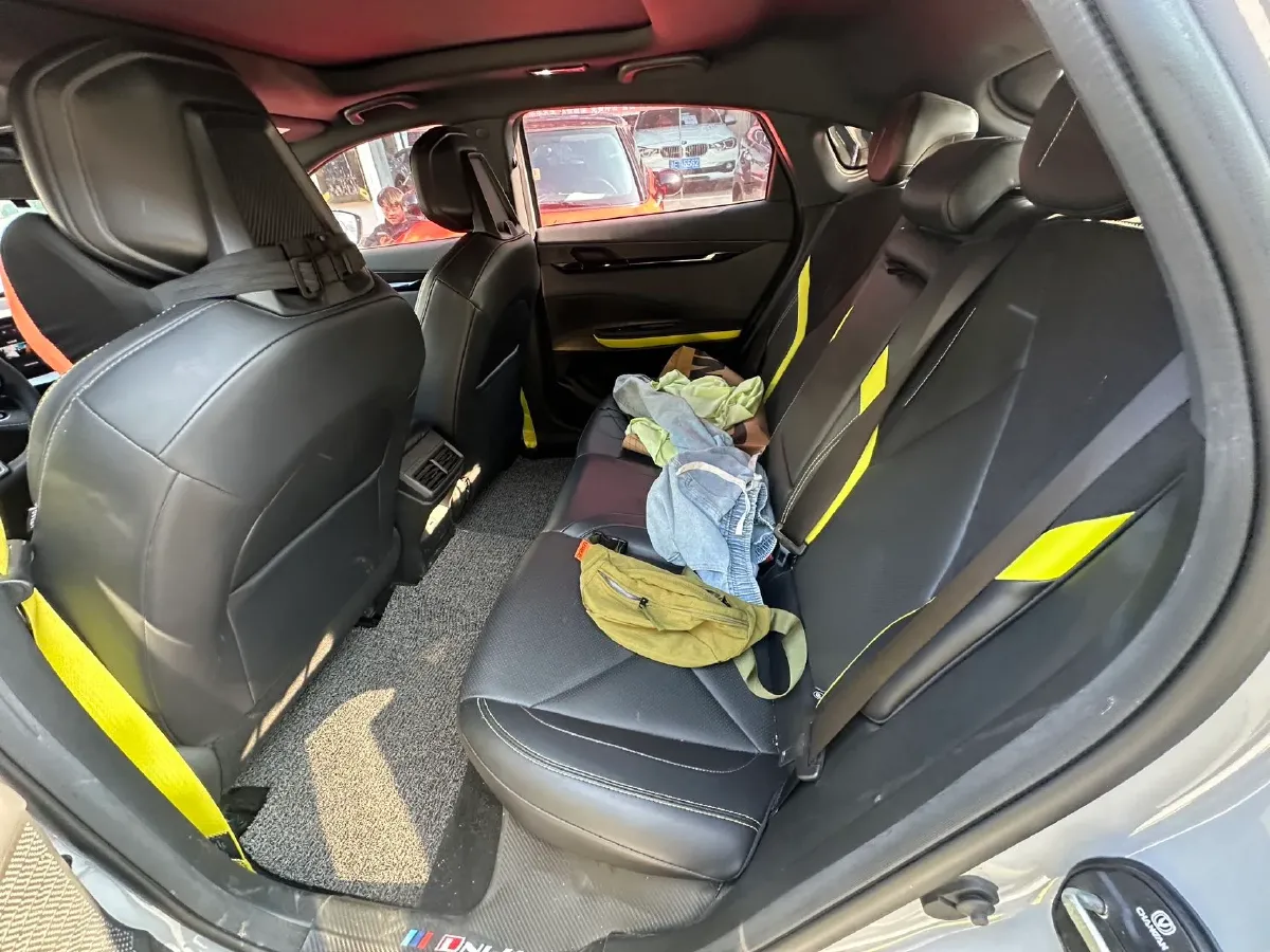 2022 ChangAn UNI-V 1.5T 188HP L4 7DCT,autocango,china used car exporter,china ev exporter,chinese used car exporter,chinese used ev exporter