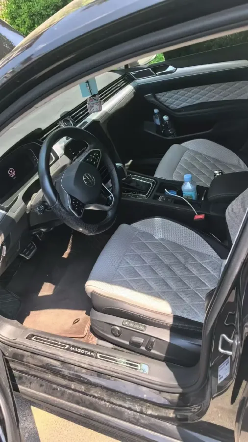 2023 Volkswagen Magotan 2.0T 220HP L4 7DCT,autocango,china used car exporter,china ev exporter,chinese used car exporter,chinese used ev exporter