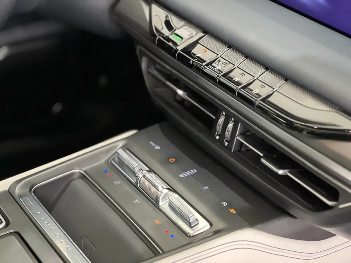 2022 Lincoln Z 2.0T 246HP L4 8AT,autocango,china used car exporter,china ev exporter,chinese used car exporter,chinese used ev exporter