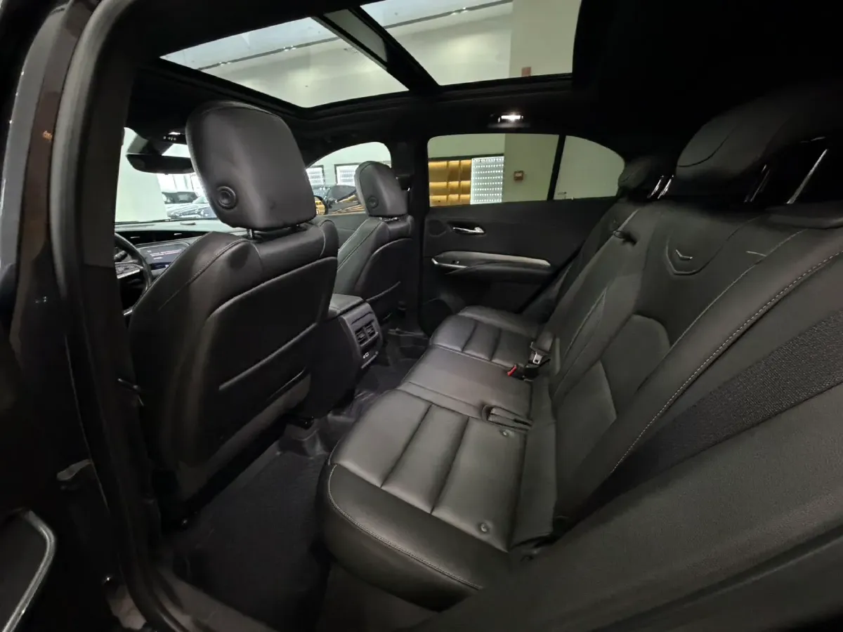 2020 Cadillac XT4 2.0T 241HP L4 9AT,autocango,china used car exporter,china ev exporter,chinese used car exporter,chinese used ev exporter