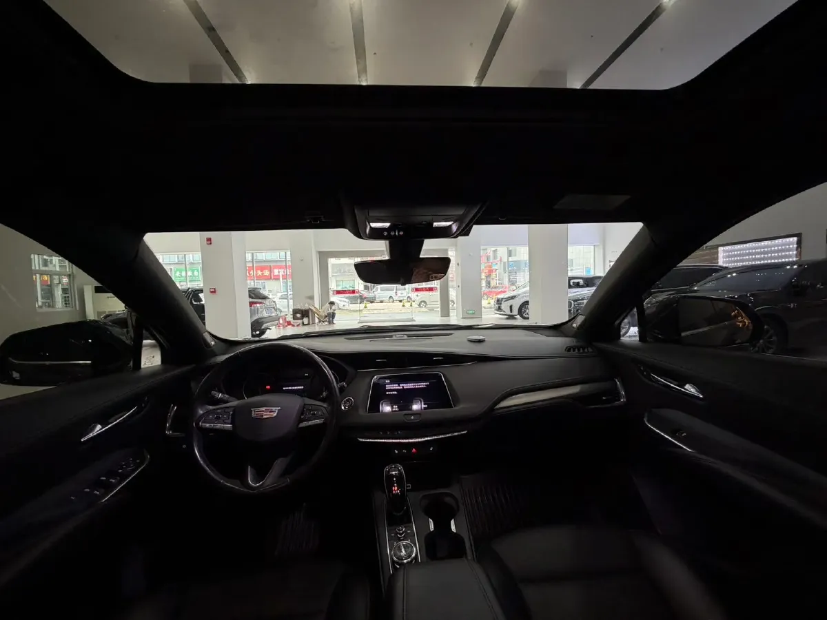 2020 Cadillac XT4 2.0T 241HP L4 9AT,autocango,china used car exporter,china ev exporter,chinese used car exporter,chinese used ev exporter