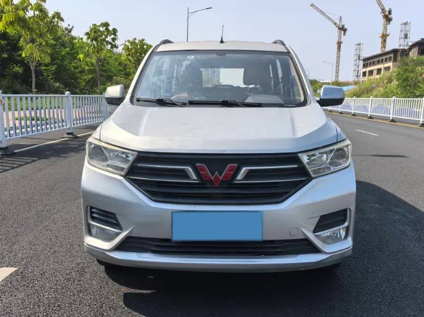 2018 WuLing HongGuang 1.5L 105HP L4 5MT,autocango,china used car exporter,china ev exporter,chinese used car exporter,chinese used ev exporter