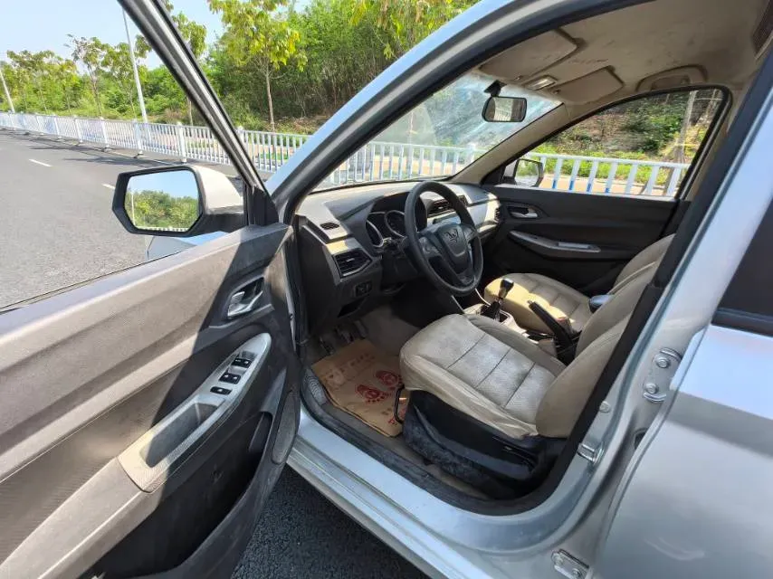 2018 WuLing HongGuang 1.5L 105HP L4 5MT,autocango,china used car exporter,china ev exporter,chinese used car exporter,chinese used ev exporter